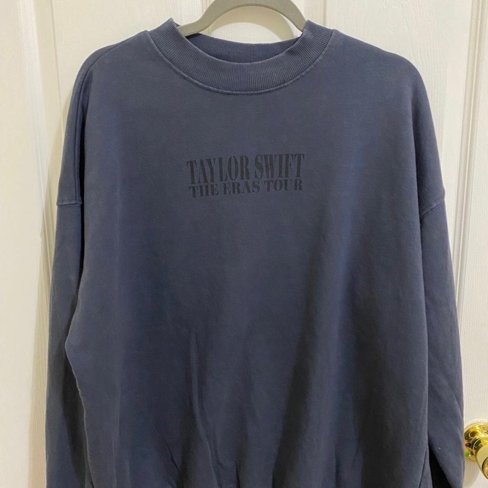 Taylor Swift Eras Tour Crewneck Size L